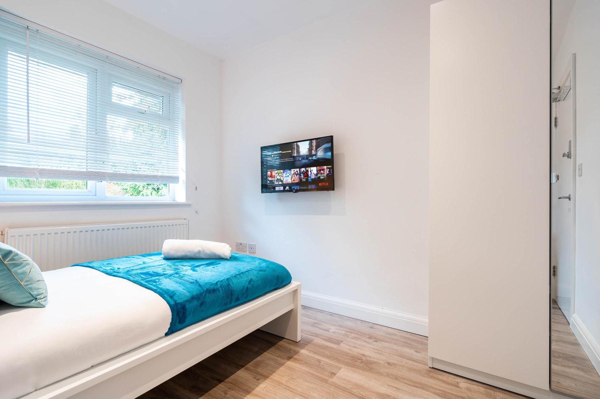 4 Bedroom House - Parking & Garden - Smart Tvs - Netflix - Wifi - Top Rated - 22Cg Birmingham Eksteriør billede