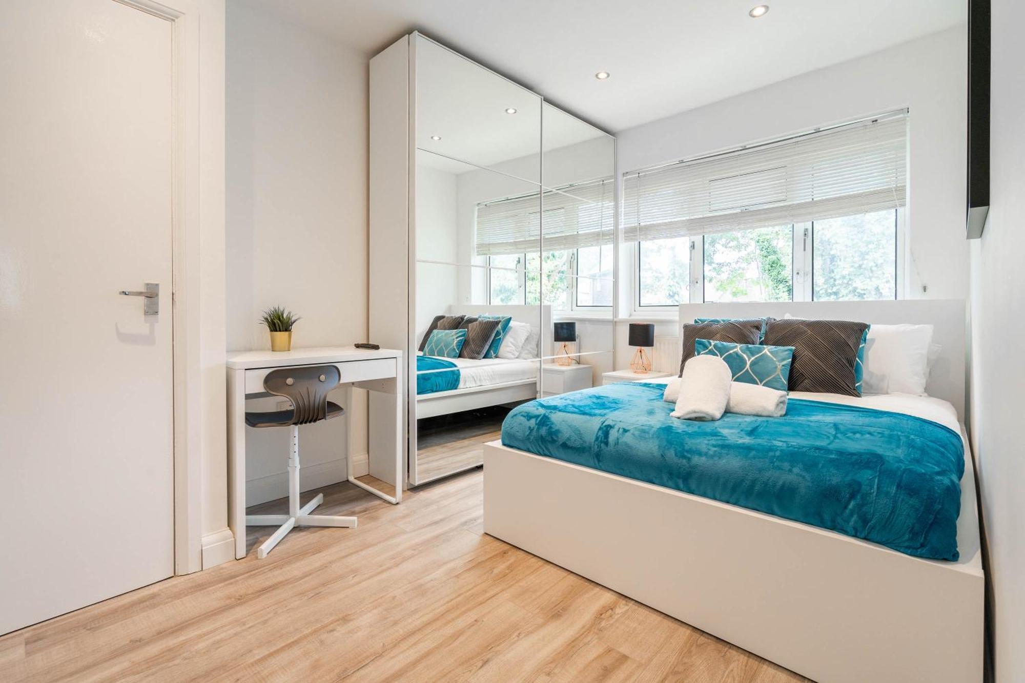 4 Bedroom House - Parking & Garden - Smart Tvs - Netflix - Wifi - Top Rated - 22Cg Birmingham Eksteriør billede